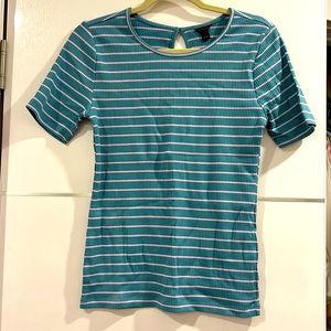 Ann Taylor tee shirt never wore it.  Size small